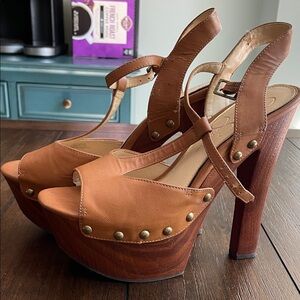Jessica Simpson Tan Leather Platform Heels